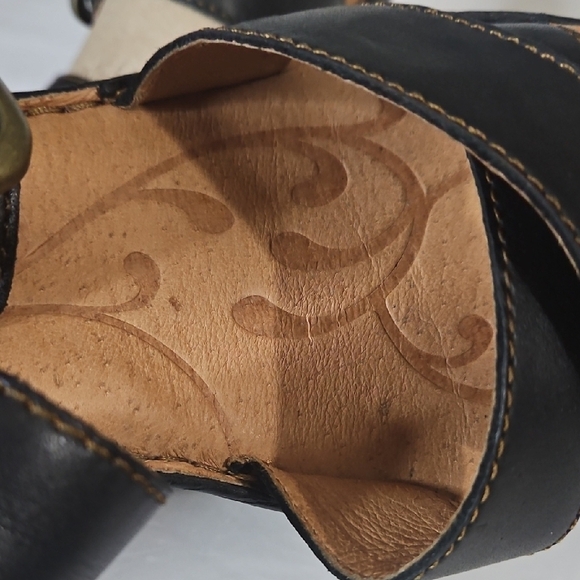 Born Black Leather Mules with Ergonomic Design - Picture 13 of 13